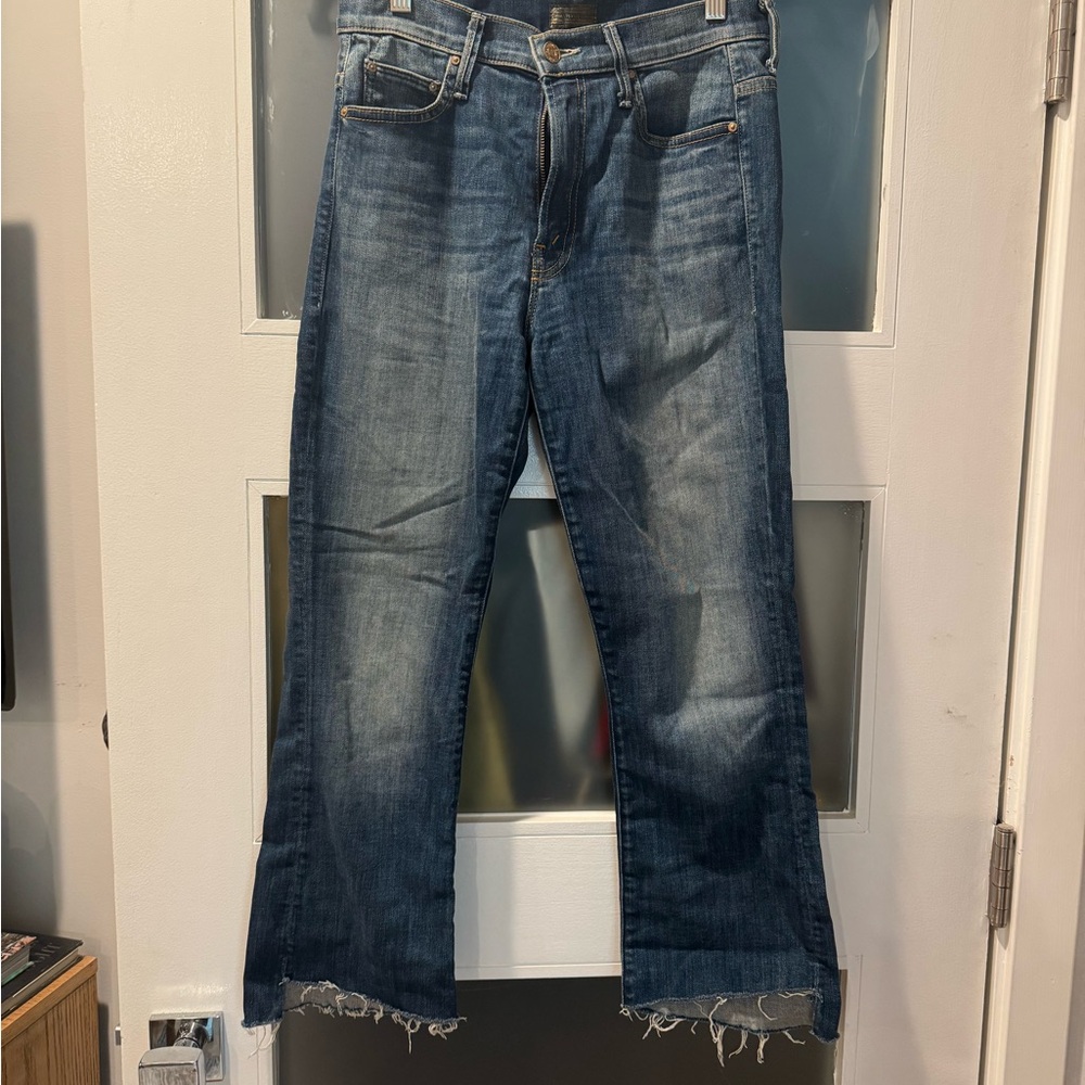 MOTHER Women's Distressed Blue Cropped Jeans. “Insider Crop Step Fray”
